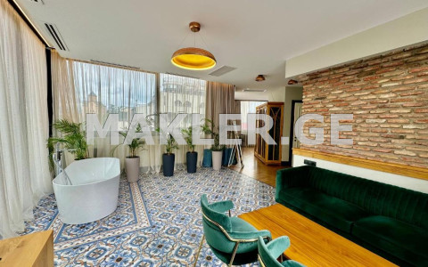  იყიდება ქირავდება 750 m² ფართობის კომერციული ფართი აბანოთუბანში (ძველ თბილისში)  გრიშაშვილის ქუჩაზე 