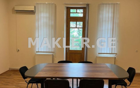  იყიდება 620 m² ფართობის ოფისი მთაწმინდაზე (ძველ თბილისში)  ვაჩნაძის ქუჩაზე 