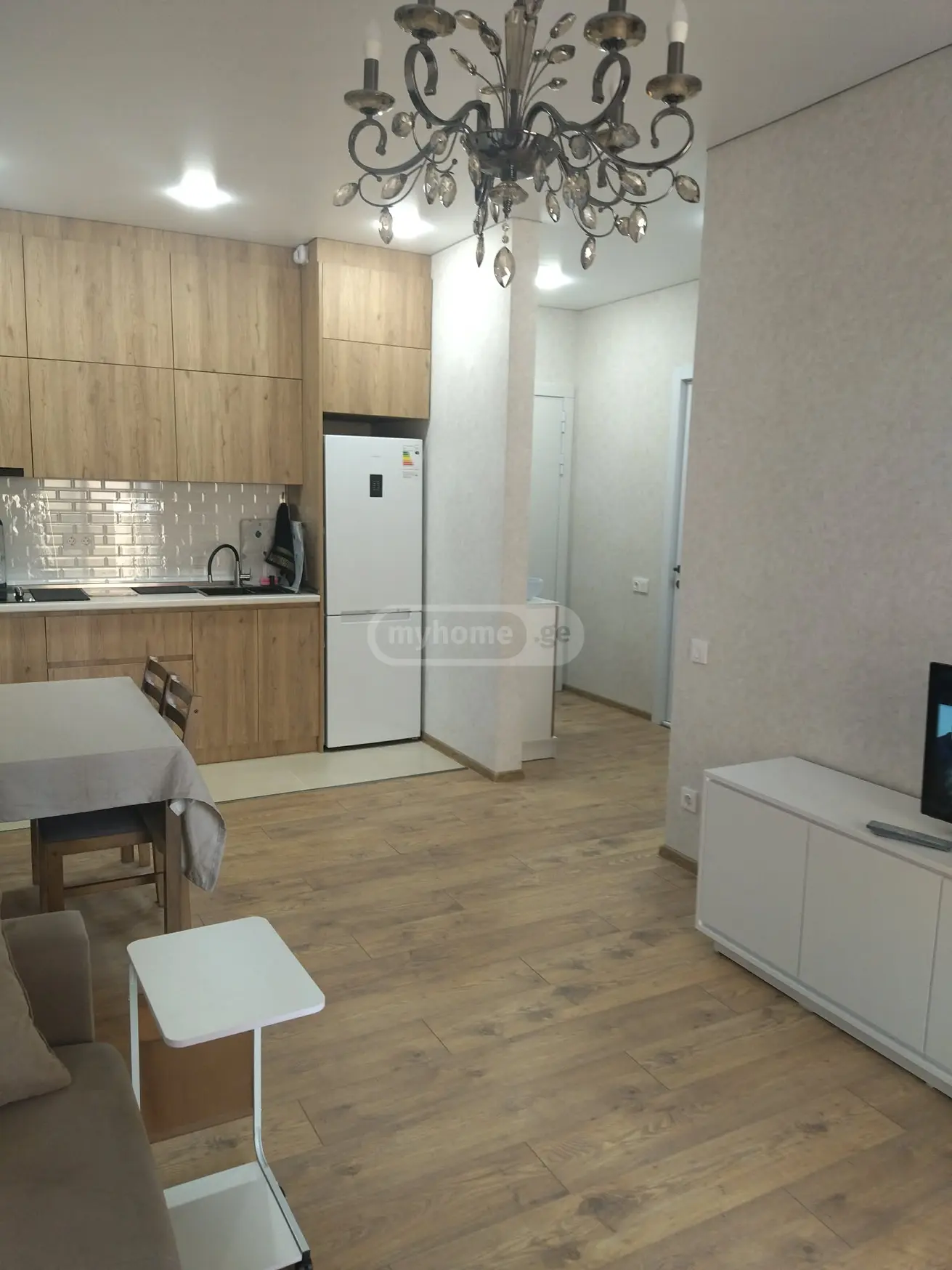  ქირავდება 2 ოთახიანი  ბინა საბურთალოზე