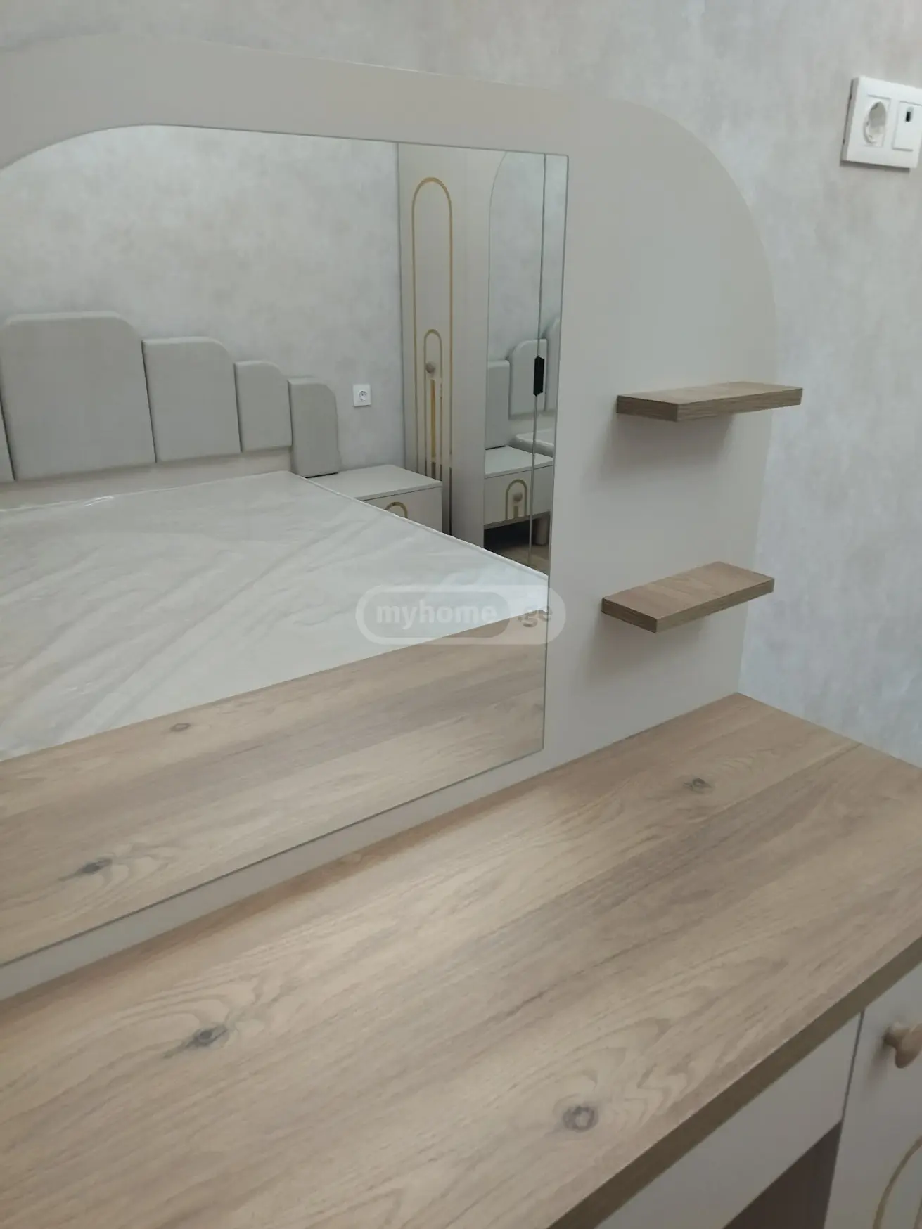  ქირავდება 2 ოთახიანი  ბინა საბურთალოზე