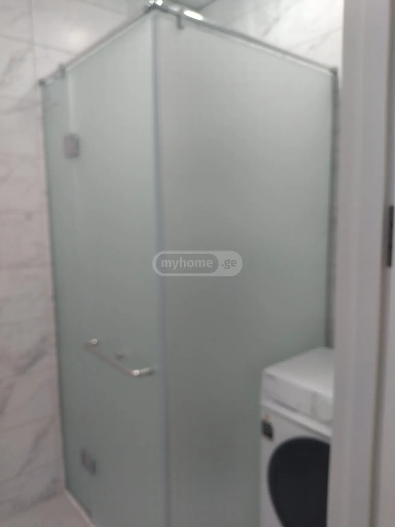  ქირავდება 2 ოთახიანი  ბინა საბურთალოზე