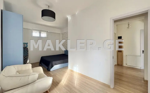  იყიდება 3 ოთახიანი  ბინა ვაკეში  ნ. ჟვანიას ქუჩაზე 