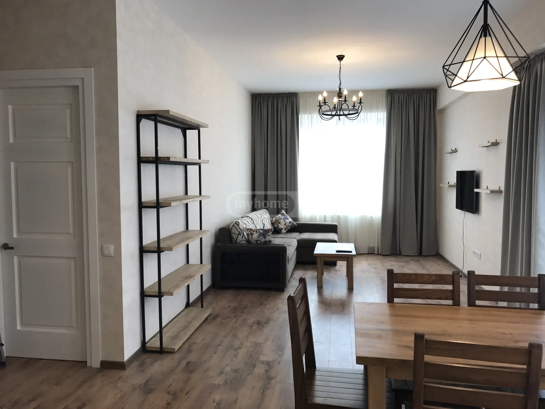  ქირავდება 2 ოთახიანი  ბინა ვაკეში  ყიფშიძის ქუჩაზე 