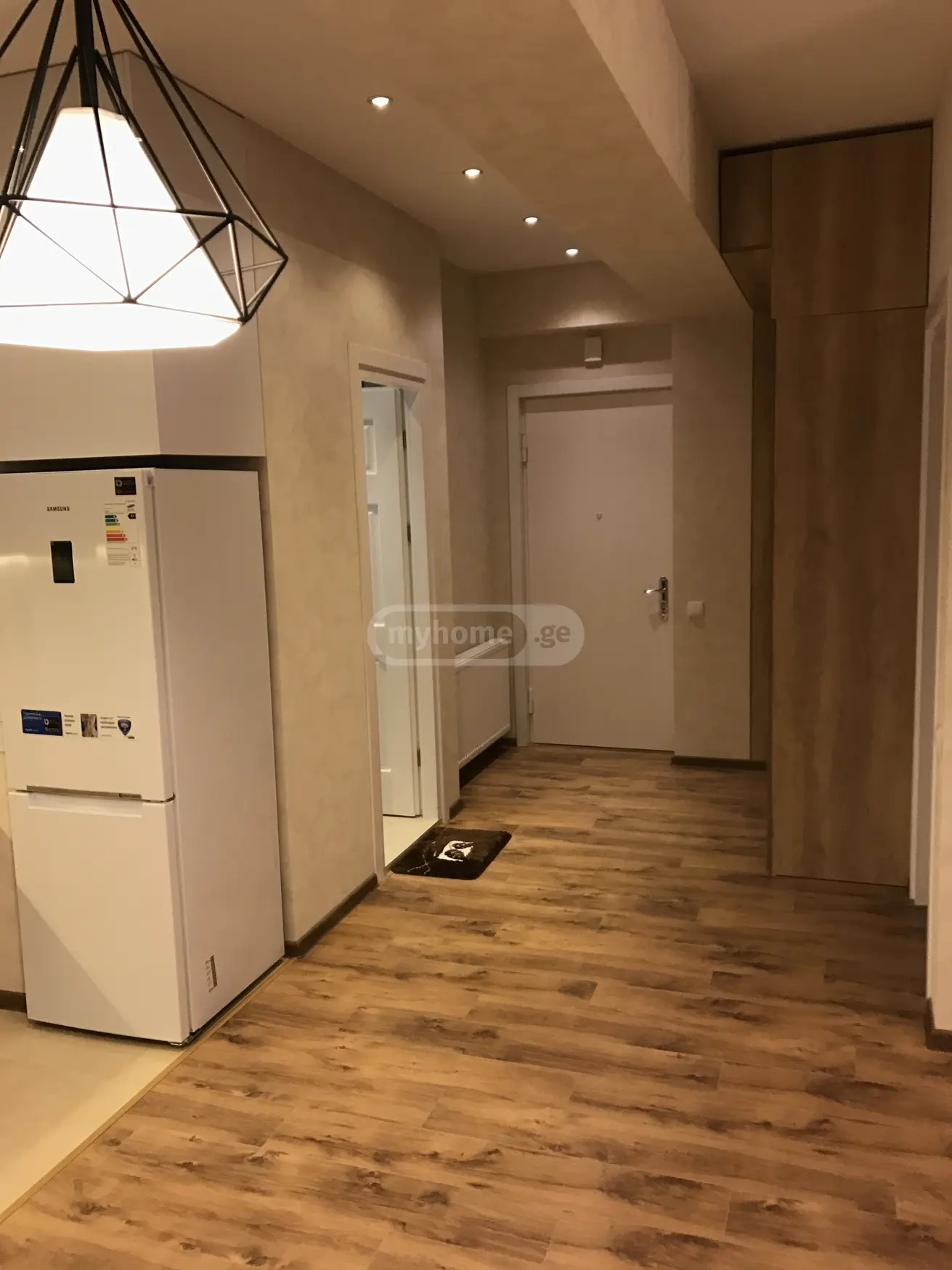  ქირავდება 2 ოთახიანი  ბინა ვაკეში  ყიფშიძის ქუჩაზე 