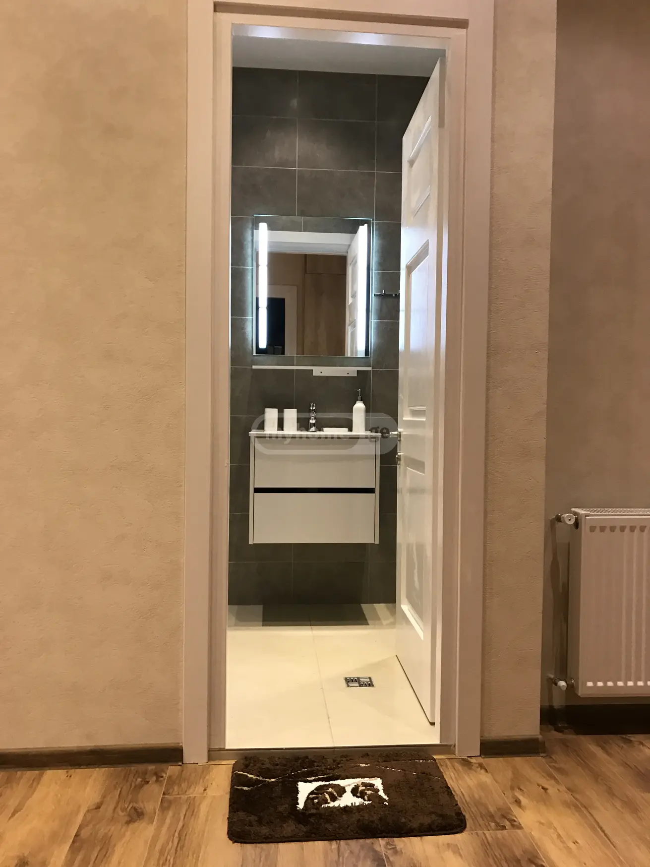  ქირავდება 2 ოთახიანი  ბინა ვაკეში  ყიფშიძის ქუჩაზე 