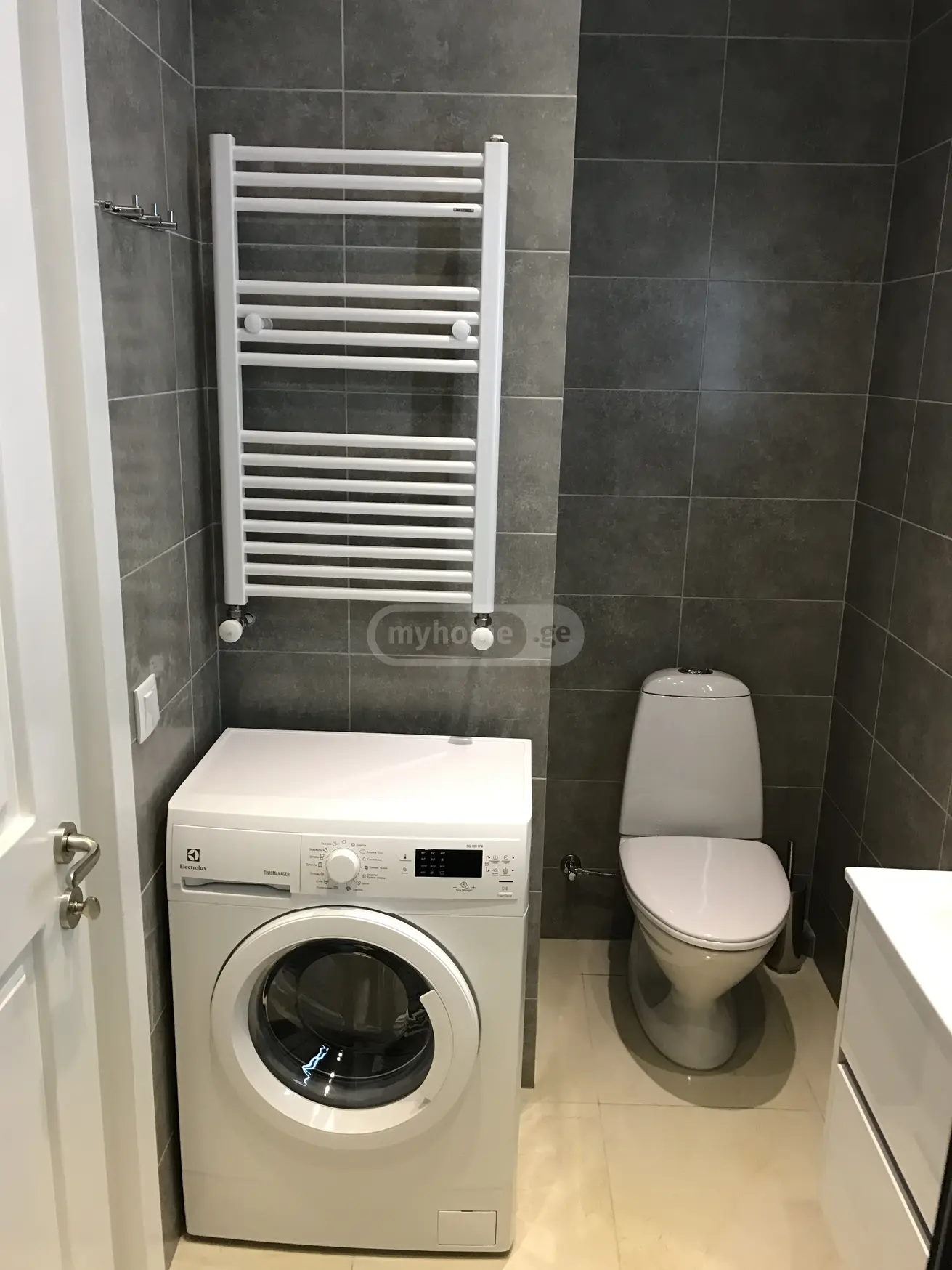  ქირავდება 2 ოთახიანი  ბინა ვაკეში  ყიფშიძის ქუჩაზე 