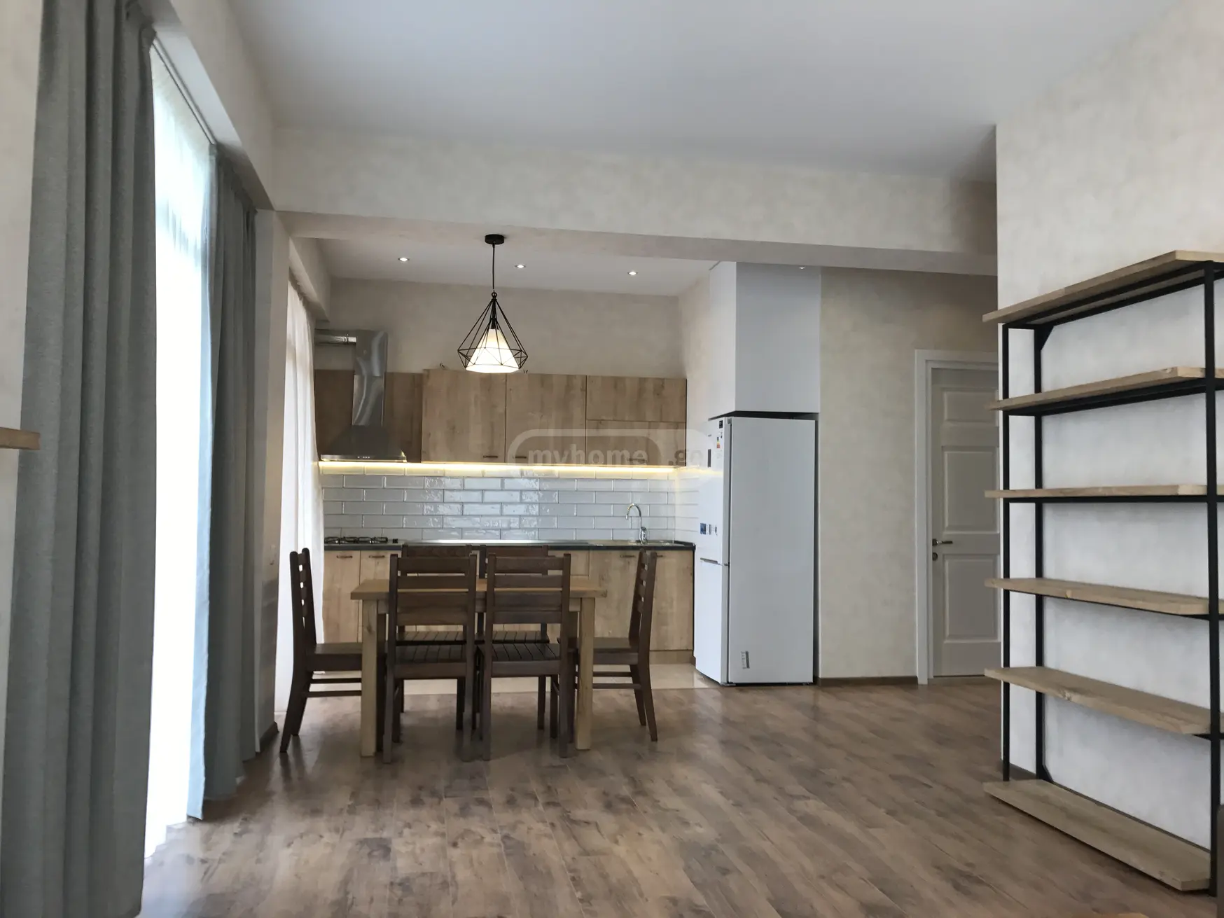  ქირავდება 2 ოთახიანი  ბინა ვაკეში  ყიფშიძის ქუჩაზე 