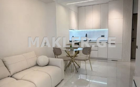  იყიდება 2 ოთახიანი  ბინა ისანში  ნავთლუღის ქუჩაზე 