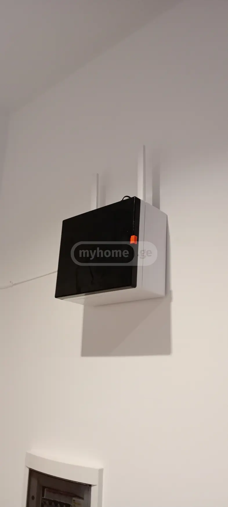  ქირავდება 2 ოთახიანი  ბინა საბურთალოზე  მინდელის ქუჩაზე 