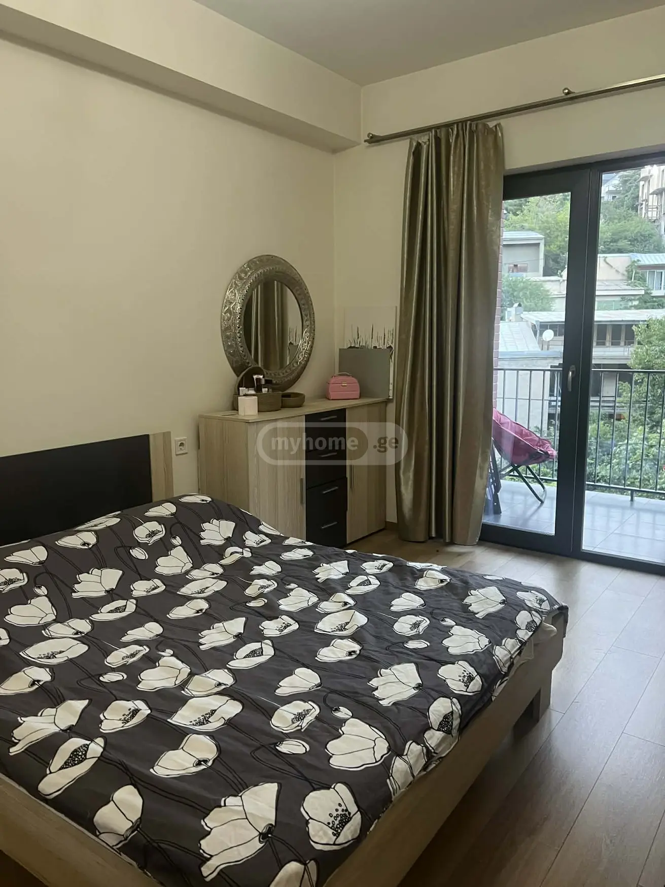  ქირავდება 2 ოთახიანი  ბინა საბურთალოზე  ნუცუბიძის ქუჩაზე 