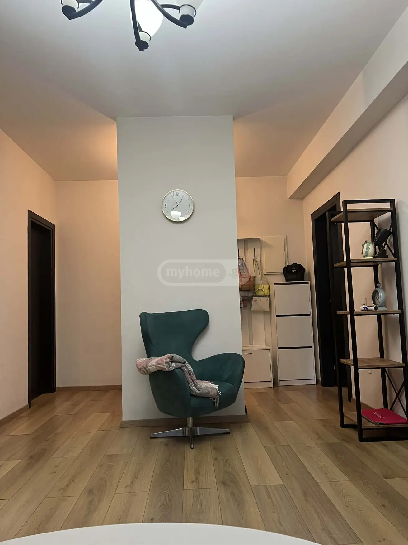  ქირავდება 2 ოთახიანი  ბინა საბურთალოზე  ნუცუბიძის ქუჩაზე 