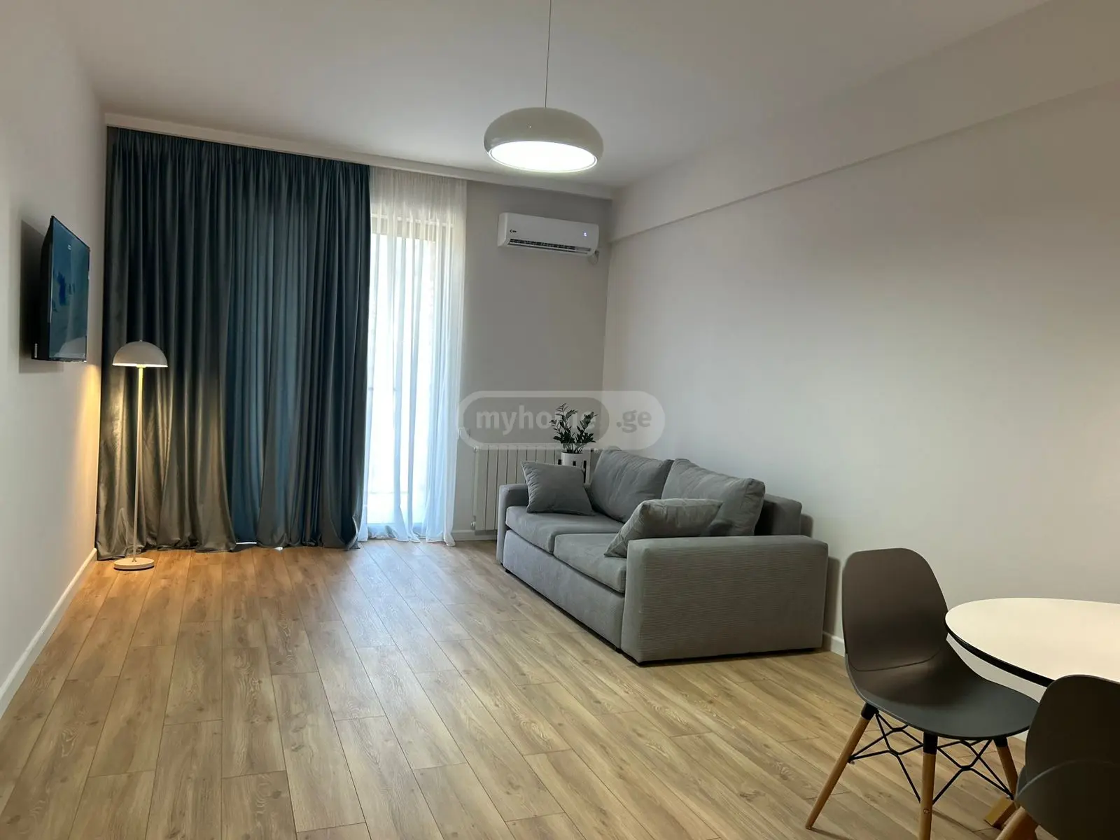  ქირავდება 2 ოთახიანი  ბინა საბურთალოზე  უნივერსიტეტის ქუჩაზე 