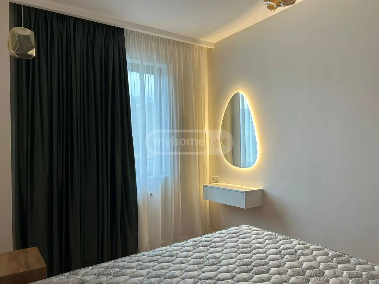  ქირავდება 2 ოთახიანი  ბინა საბურთალოზე  უნივერსიტეტის ქუჩაზე 