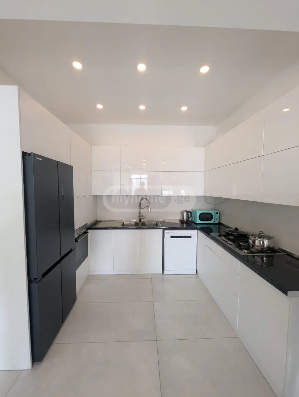  For Rent 3 room  Apartment in Saburtalo dist.  in Mirotadze st. 