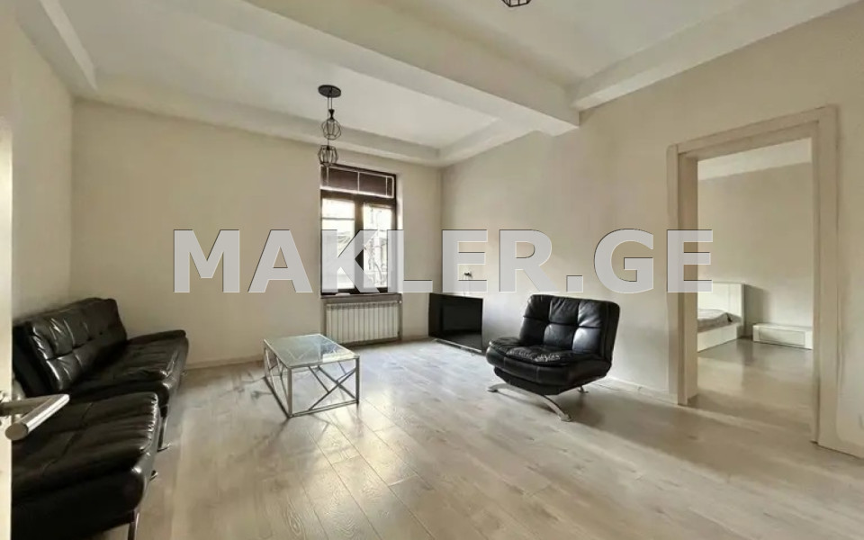  ქირავდება 80 m² ფართობის ოფისი ვაკეში  ირ. აბაშიძის ქუჩაზე 