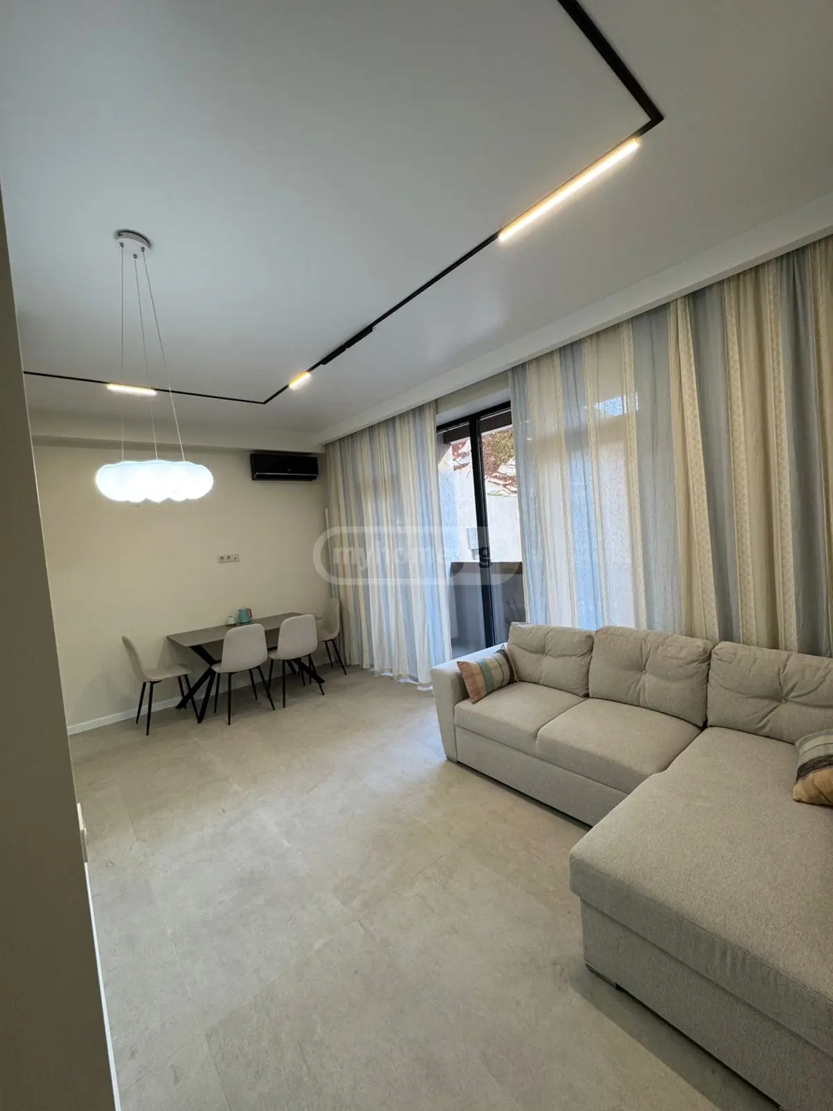  ქირავდება 2 ოთახიანი  ბინა საბურთალოზე  ბურძგლას ქუჩაზე 