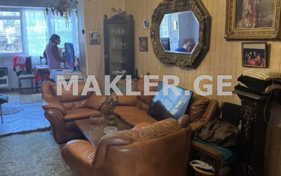  Продается 3 комнатная  Квартира в Сабуртало  на ул. М.Асатиани 