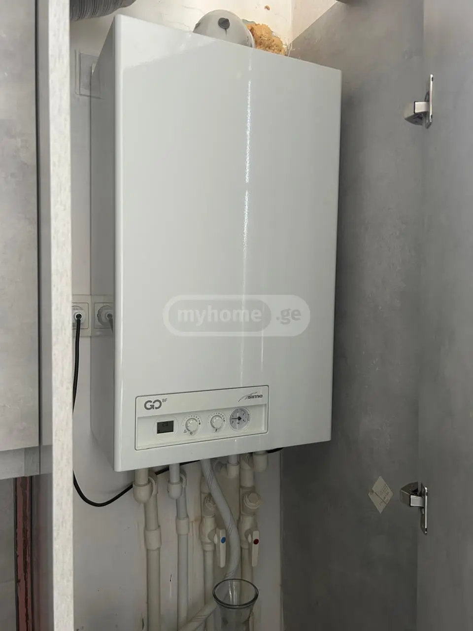  იყიდება 2 ოთახიანი  ბინა საბურთალოზე  ვაჟა-ფშაველას გამზირზე 