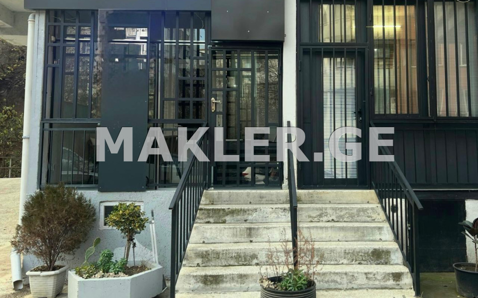  იყიდება 55 m² ფართობის კომერციული ფართი ბაგებში  წყნეთის გზატკეცილზე 