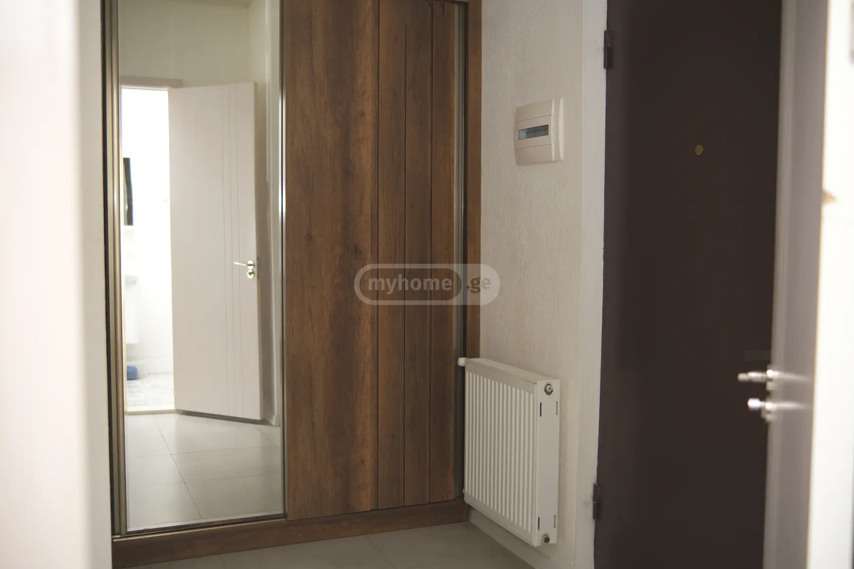  იყიდება 2 ოთახიანი  ბინა საბურთალოზე  ალექსანდრე იოსელიანის ქუჩაზე 