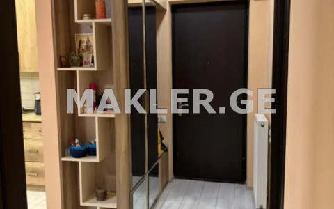  იყიდება 2 ოთახიანი  ბინა საბურთალოზე  ანა პოლიტკოვსკაიას ქუჩაზე 