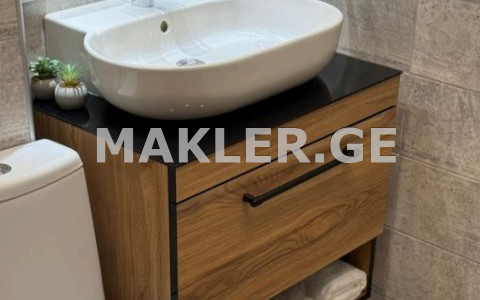  Продается 4 комнатная  Квартира в Ортачале  на ул. Баазова 