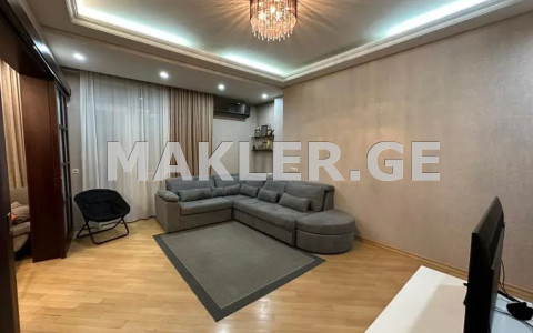  იყიდება 4 ოთახიანი  ბინა ვერაზე  ბარნოვის ქუჩაზე 