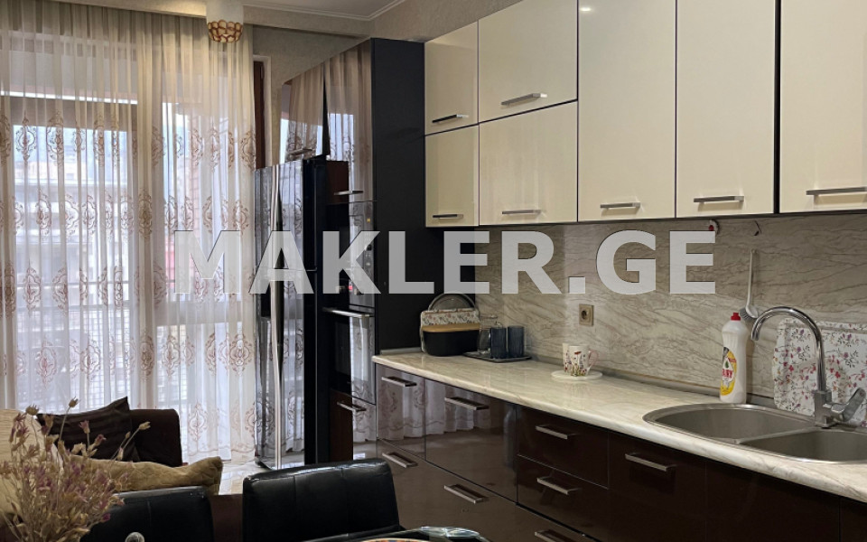  Продается 4 комнатная  Квартира в Сабуртало  на ул. Мицкевича 