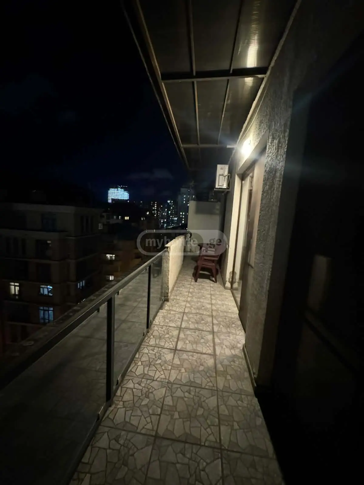  Сдаётся 2 комнатная  Квартира в Шанхаи  в туп. Марика Бараташвили 