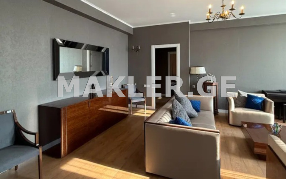  Продается 4 комнатная  Квартира на Плато Нуцебидзе  на ул. Бедиа 