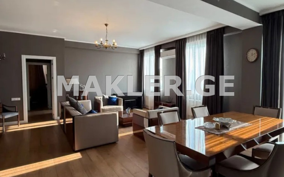  Продается 4 комнатная  Квартира на Плато Нуцебидзе  на ул. Бедиа 