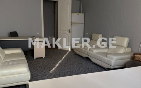  Сдаётся 28 m² площадь Офис в Ваке  на ул. Кипшидзе 