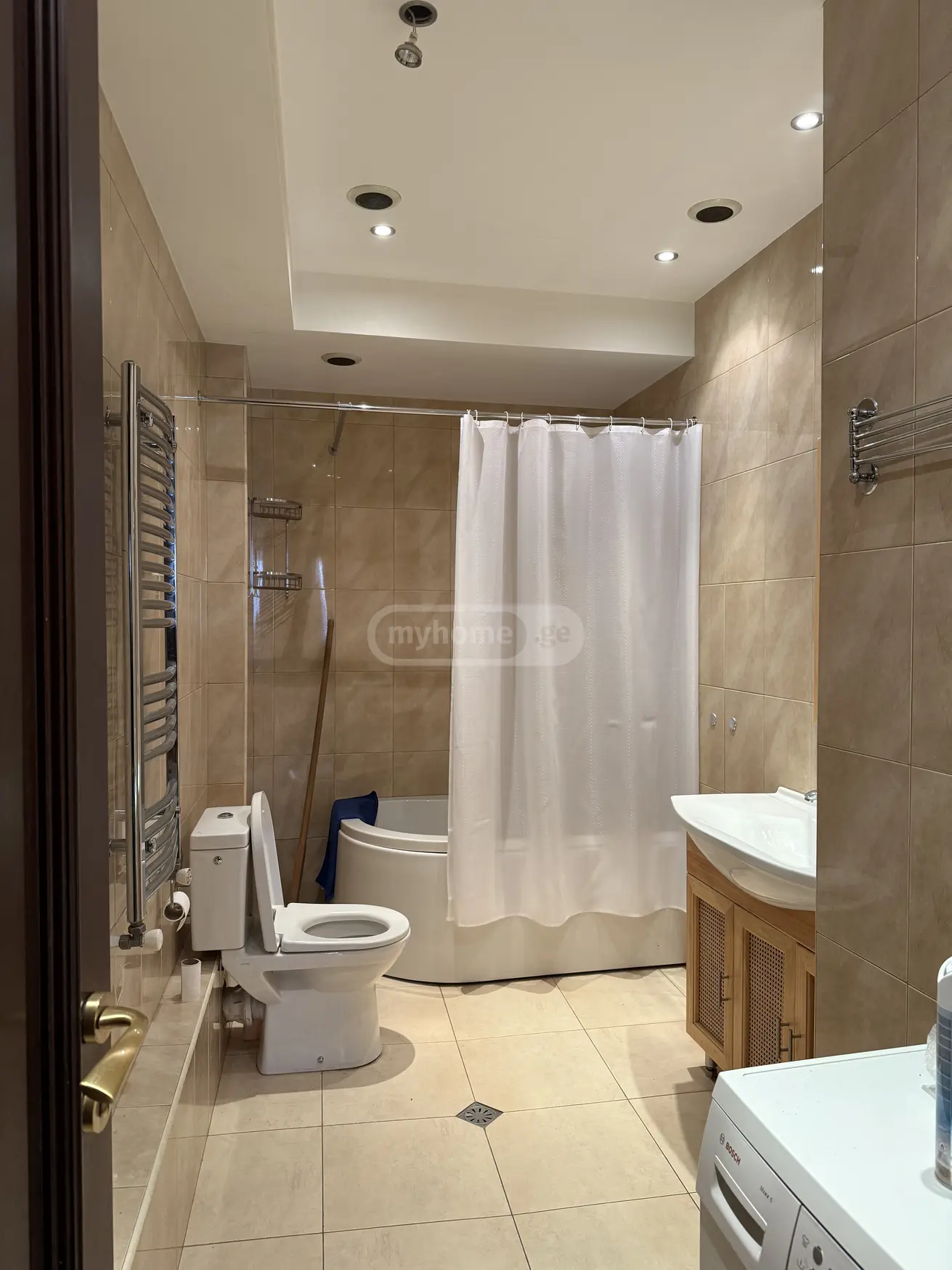  Сдаётся 4 комнатная  Квартира в Сабуртало  на пр. Ал. Казбеги 