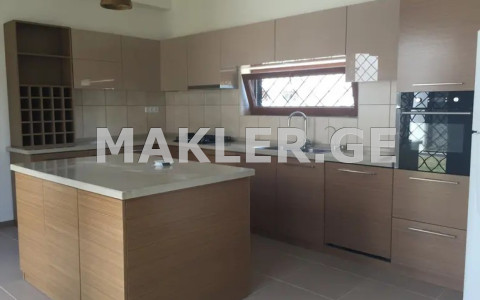  იყიდება 355 m² ფართობის საკუთარი სახლი დიღომი 7-ში