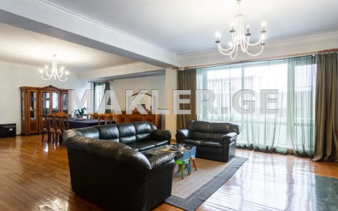  Продается 9 комнатная  Квартира в Сабуртало  на пр. Ал. Казбеги 