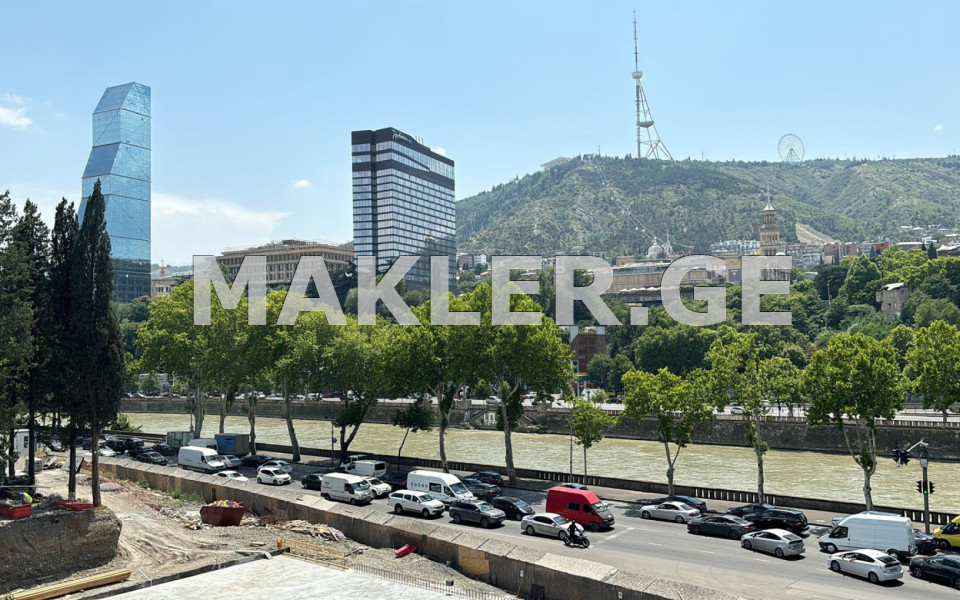  For Sale 6 room  Apartment in Chugureti dist.  in U.Chkheidze st. 