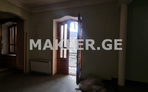  For Sale 6 room  Apartment in Chugureti dist.  in U.Chkheidze st. 