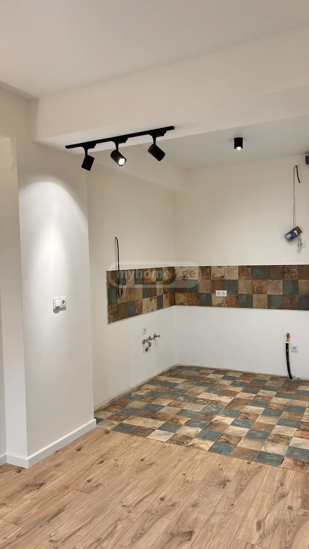  For Sale 2 room  Apartment in Krtsanisi dist.  in B. Kalandadze st. 