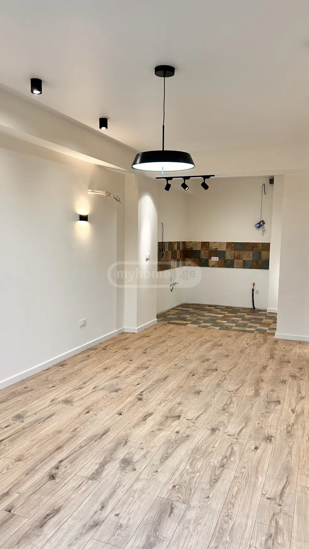  For Sale 2 room  Apartment in Krtsanisi dist.  in B. Kalandadze st. 