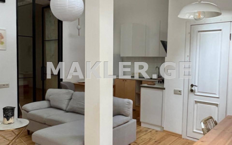  Сдаётся 2 комнатная  Квартира на Вера  на ул. Джанашиа 