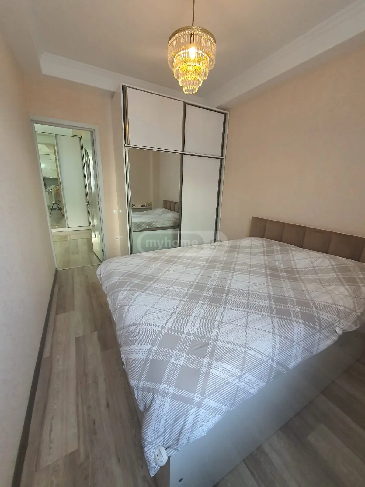  Продается 2 комнатная  Квартира в Ваке  на ул. А.Размадзе 