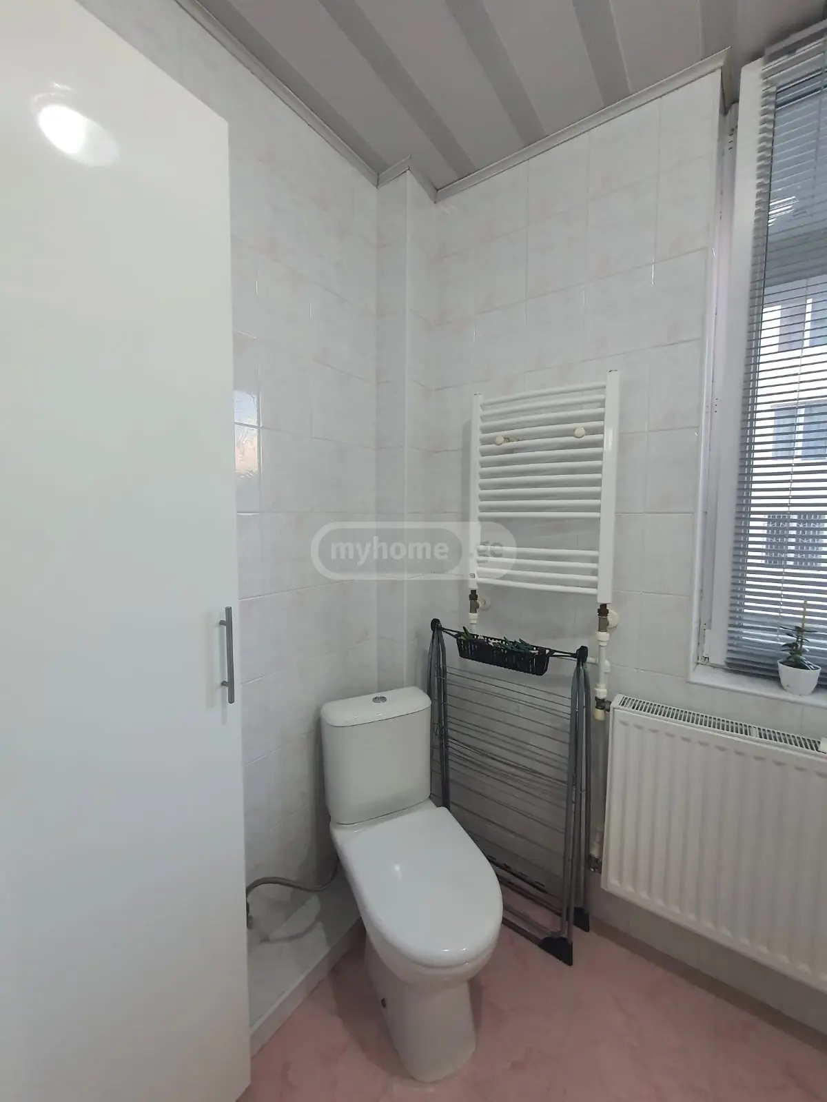  Продается 2 комнатная  Квартира в Ваке  на ул. А.Размадзе 