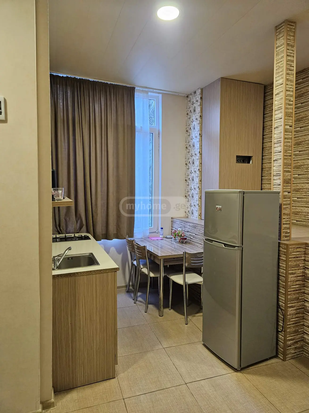  Satılık 2   Daire in Sololaki dist. (Old Tbilisi)  in L. Asatiani st. 