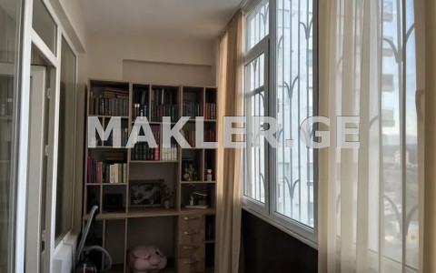  იყიდება 2 ოთახიანი  ბინა კრწანისში  კრწანისის ქუჩაზე 