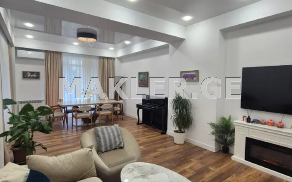  იყიდება 7 ოთახიანი  ბინა საბურთალოზე  სულხან ცინცაძის ქუჩაზე 