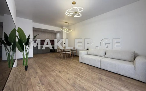  იყიდება 3 ოთახიანი  ბინა საბურთალოზე  უნივერსიტეტის ქუჩაზე 