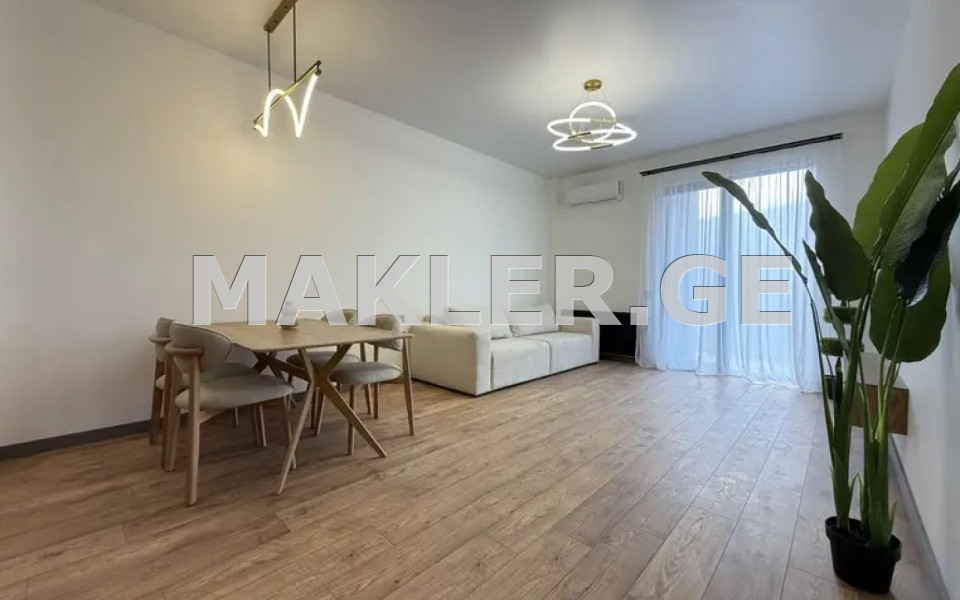  იყიდება 3 ოთახიანი  ბინა საბურთალოზე  უნივერსიტეტის ქუჩაზე 