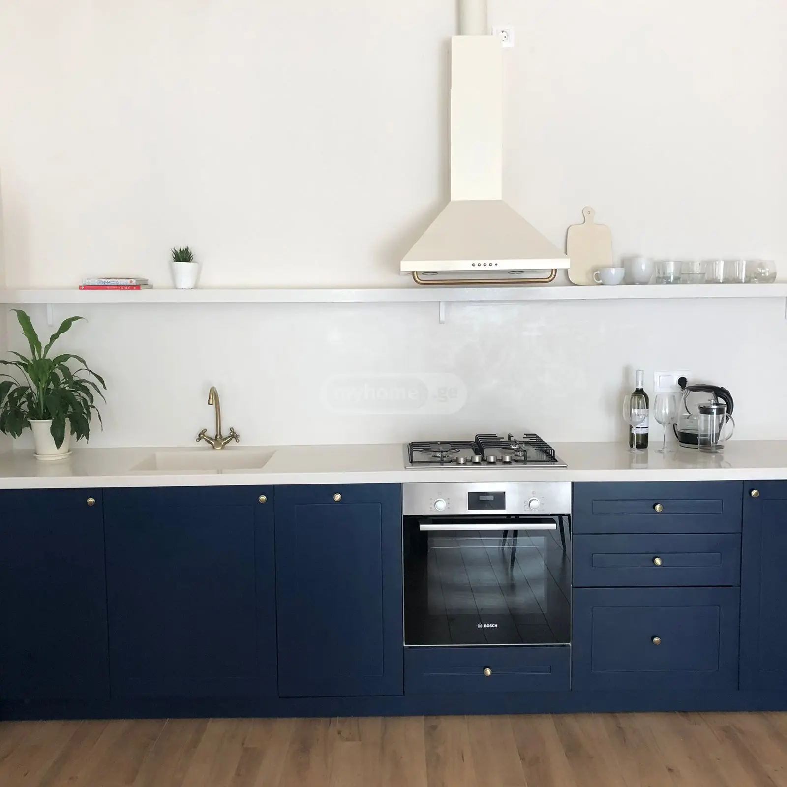  For Rent 2 room  Apartment in Vake dist.  in Paliashvili st. 