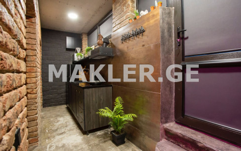  Продается 1 комнатная  Квартира в Чугурети  на пр. Агмашенебели 