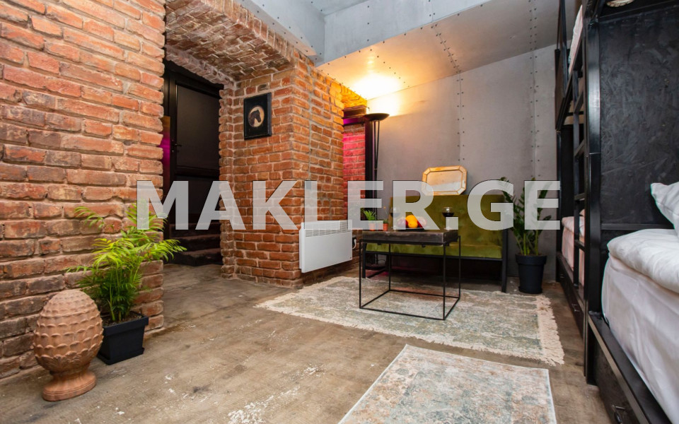  Продается 1 комнатная  Квартира в Чугурети  на пр. Агмашенебели 